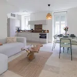 Grand 4 Centre Arenes A Pied 8 Pers Apartment *