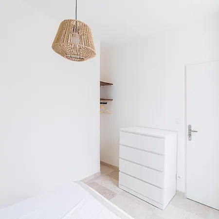 Spacieux 4 , Clim Au Coeur De Maisoncarreeconciergerie Apartment Nimes