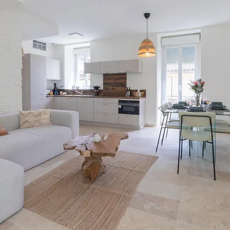 Spacieux 4 , Clim Au Coeur De Maisoncarreeconciergerie Apartment *
