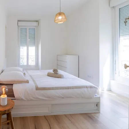 Spacieux 4 , Clim Au Coeur De Maisoncarreeconciergerie Apartment Nimes
