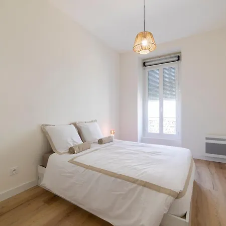 Grand 4 Centre Arenes A Pied 8 Pers Appartement *