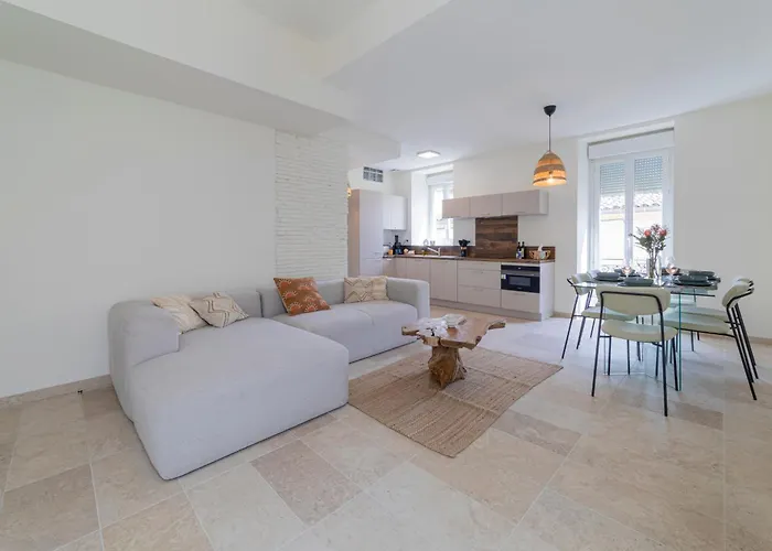 Daire Grand 4 Centre Arenes A Pied 8 Pers Nîmes