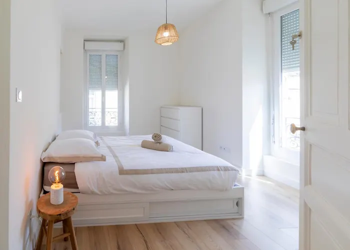 Spacieux 4 , Clim Au Cœur De Appartement Nîmes